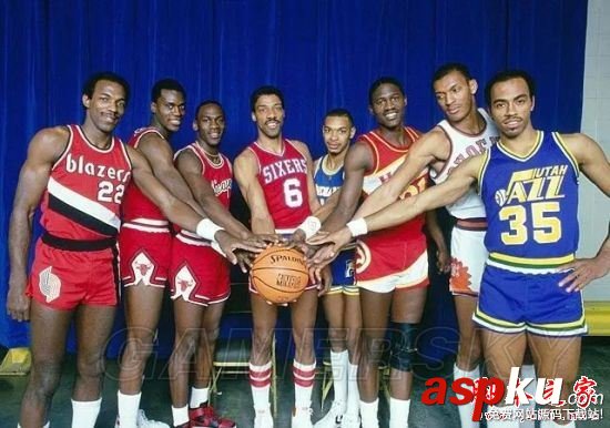 NBA2K18怎樣罰球線起跳扣籃 罰球線扣籃圖文教程 NBA2K18,罰球線,起跳,扣籃