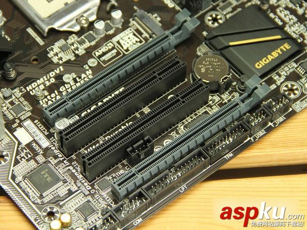B150和C232主板哪款好 C232與B150主板區(qū)別對比詳解 B150,C232,主板