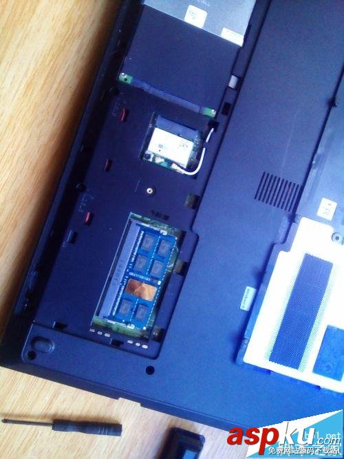 戴爾 inspiron3543筆記本怎么拆機更換內存條? 戴爾,筆記本,內存條