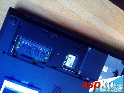 戴爾 inspiron3543筆記本怎么拆機更換內存條? 戴爾,筆記本,內存條