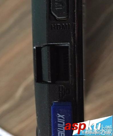 華碩K550筆記本怎么拆機換網卡扣? 華碩K550,筆記本拆機