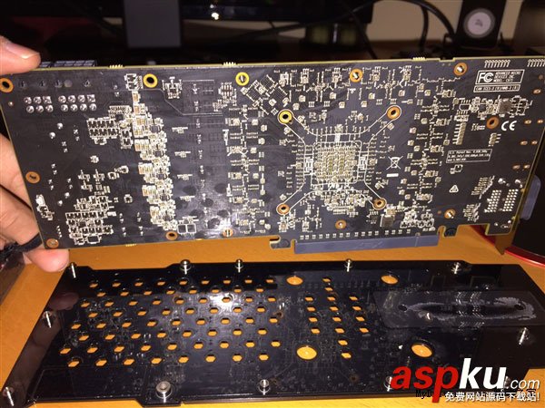AMD R9 390X實卡/性能首曝 跑分10449分 AMD,R9,390X,實卡,性能,10449分
