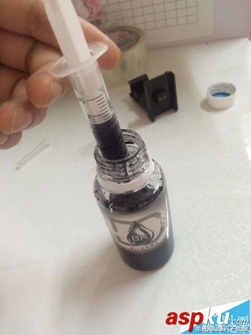 惠普HP黑色墨盒加墨的圖文教程  惠普,墨盒