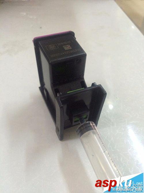 惠普HP黑色墨盒加墨的圖文教程  惠普,墨盒