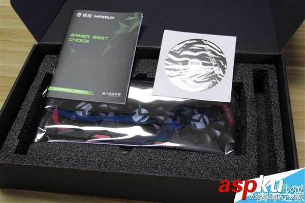 銘瑄高頻版GTX 1060 6GB內外設計圖賞:三風扇+信仰燈 GTX1060,銘瑄高頻