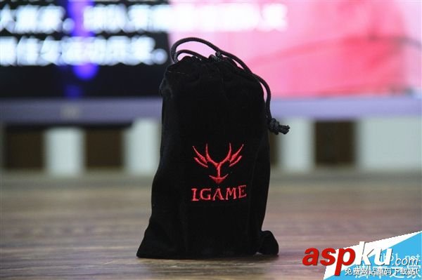 七彩虹iGame 1070烈焰戰(zhàn)神X-8GD5顯卡開箱:信仰三風(fēng)扇 七彩虹,iGame1070,顯卡