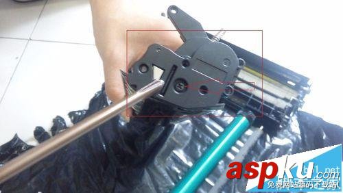 惠普打印機怎么給2612a硒鼓加粉? 惠普打印機,2612a,硒鼓加粉