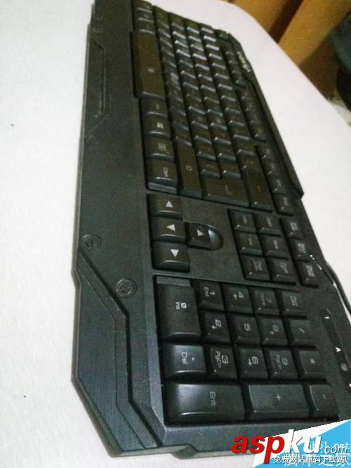 如何快速有效地清理電腦鍵盤? 電腦,鍵盤