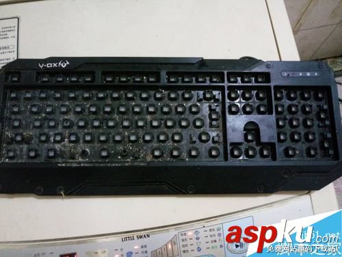 如何快速有效地清理電腦鍵盤? 電腦,鍵盤