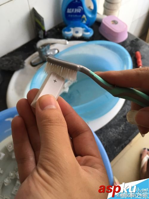 如何清洗鍵盤?電腦鍵盤清洗步驟 鍵盤,電腦