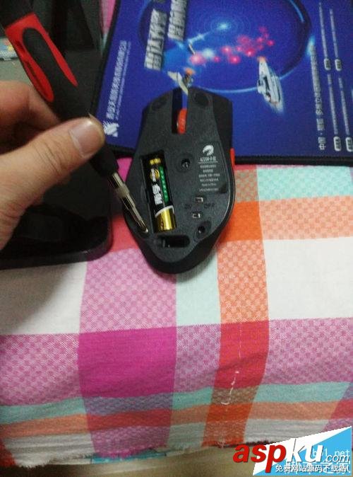 無線鼠標反應不靈敏該怎么拆卸處理? 鼠標反應不靈敏,無線鼠標