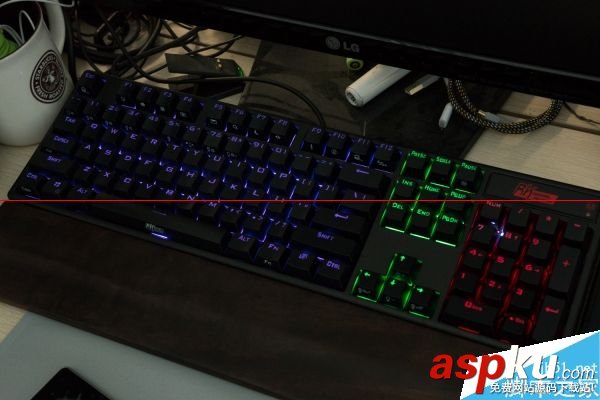 RK發(fā)布全球首款RGB燈效+靜電容 RK RC930 87鍵三色鍵盤評測 RGB燈效,RKRC930評測,三色鍵盤