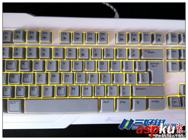 大白鯊SK-195高端縫發光游戲鍵盤評測 大白鯊,SK-195,游戲鍵盤,評測