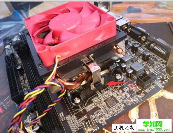 AMD CPU及CPU散熱器的安裝方法 AMD的處理器與風扇安裝圖解教程、