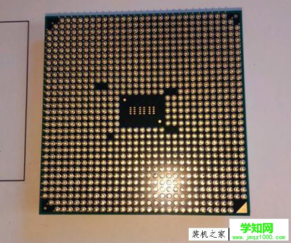 AMD CPU及CPU散熱器的安裝方法 AMD的處理器與風扇安裝圖解教程