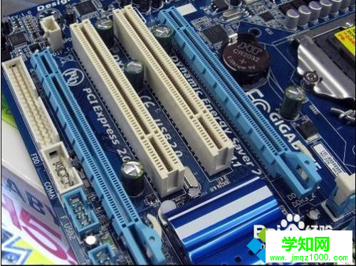 電腦主機顯卡怎么拆