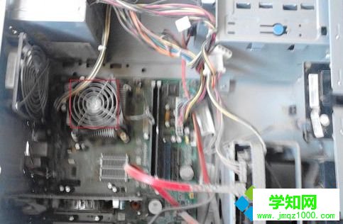 將風(fēng)扇重新安裝到機(jī)器上