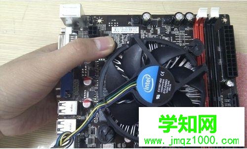 cpu風扇接口怎么接？給電腦安裝cpu風扇的方法