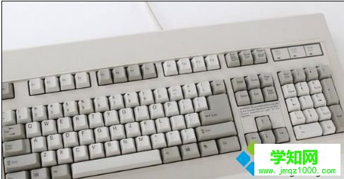 電腦鍵盤空格鍵失靈不能用如何修復