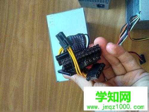 查看臺式電腦電源額定功率的方法 查看臺式電腦電源額定功率的方法