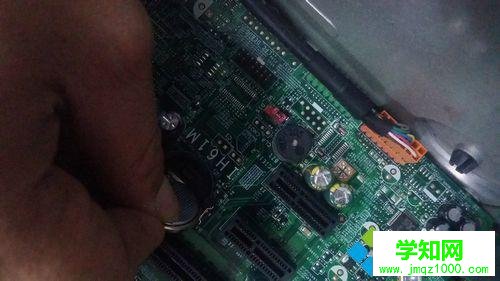 電腦開不了機(jī)風(fēng)扇在轉(zhuǎn)怎么辦