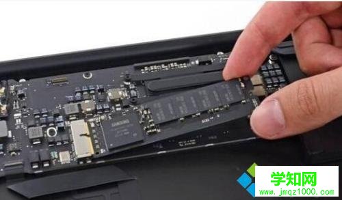 怎么看 能不能裝固態(tài)硬盤(pán)