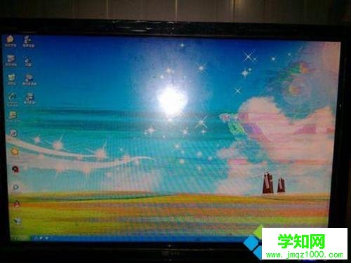 xp電腦屏幕出現(xiàn)條紋并閃爍如何解決