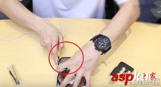 機械硬盤怎么拆開?臺式機3.5英寸機械硬盤拆卸方法圖文教程 機械硬盤,3.5英寸硬盤,機械硬盤螺絲怎么拆,機械硬盤硬盤拆解