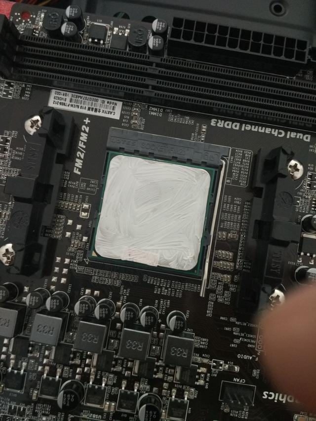 自己怎么組裝電腦?新手組裝電腦的方法