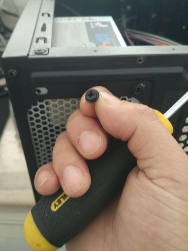 自己怎么組裝電腦?新手組裝電腦的方法