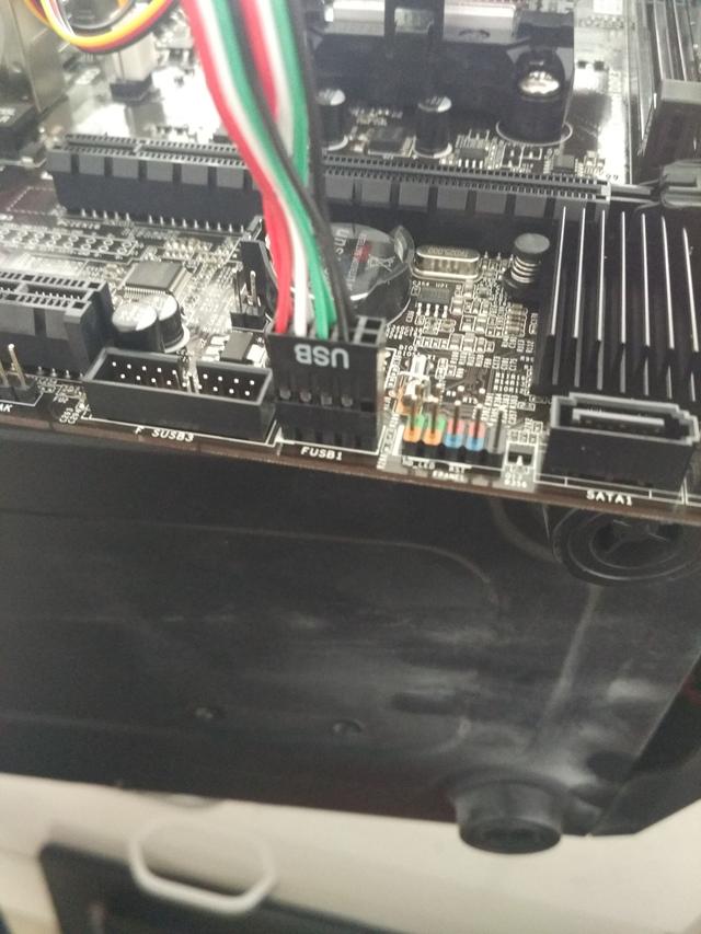 自己怎么組裝電腦?新手組裝電腦的方法