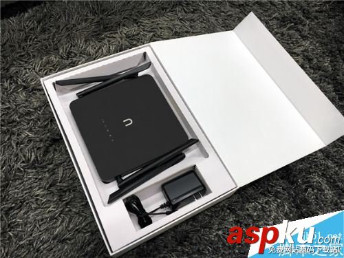 新路由3(newifi3)開箱測評 最講究設(shè)計美學(xué)的路由器 新路由3,newifi3,開箱測評