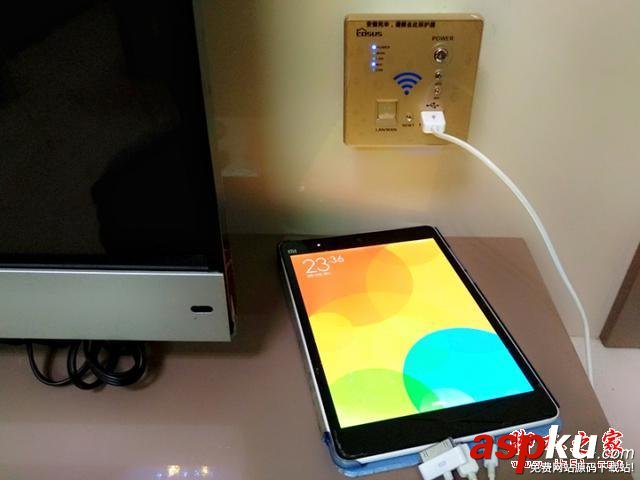 裝上墻壁的無線路由器 墻壁式無線路由 LS86-330 體驗 無線路由器,LS86-330