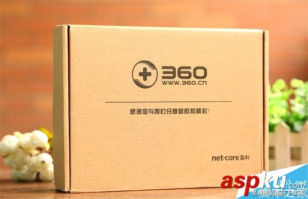 360安全路由5G版圖賞:薄如鼠標墊 360安全路由,5G