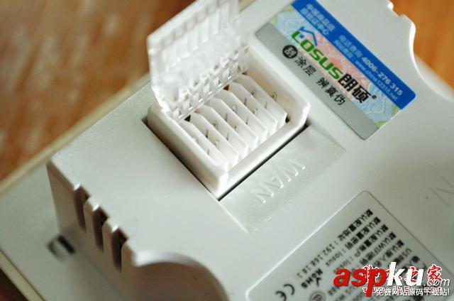 裝上墻壁的無線路由器 墻壁式無線路由 LS86-330 體驗 無線路由器,LS86-330