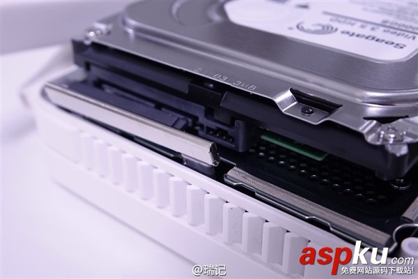 新一代小米路由器換硬盤圖文教程:容量暴增兩倍 新一代小米路由器換硬盤圖文教程:容量暴增兩倍