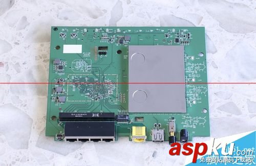 網(wǎng)件R6400路由器怎么樣？R6400拆解與內(nèi)部結(jié)構(gòu)評測