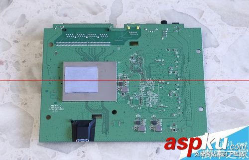 網(wǎng)件R6400路由器怎么樣？R6400拆解與內(nèi)部結(jié)構(gòu)評測