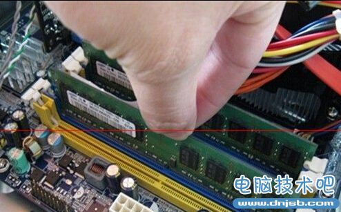 臺式機電腦安裝內(nèi)存條教程(小白新手篇)