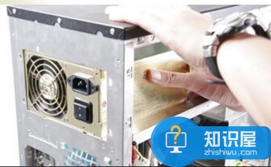 電腦光驅(qū)及電源的組裝教程 怎么給電腦裝光驅(qū)