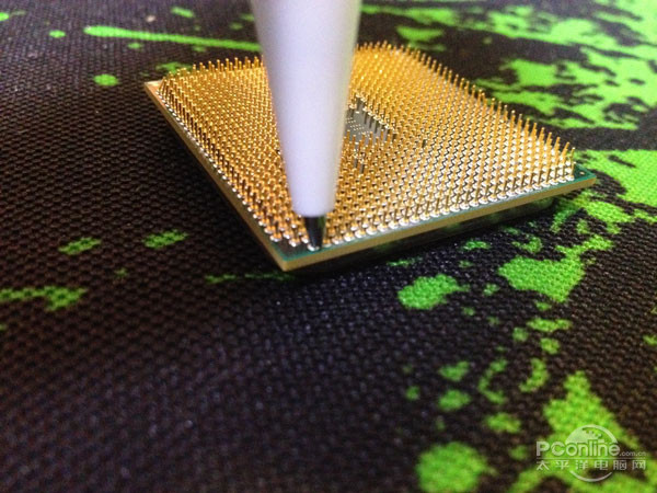 53 AMD慘遭雙十一暴力快遞:860K針腳修復記