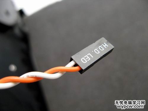 硬盤指示燈跳線正負極介紹