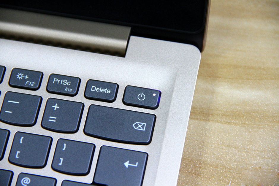 輕薄!有型!窄邊框!聯(lián)想小新潮7000-13圖賞