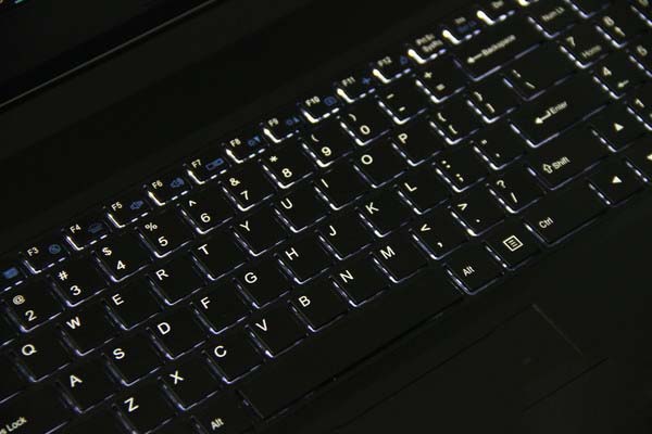 白色背光鍵盤效果