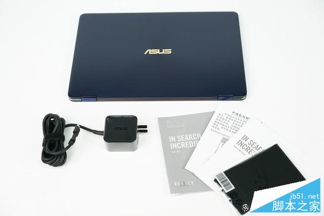 深藍與亮金創造華貴美感 華碩靈耀360評測