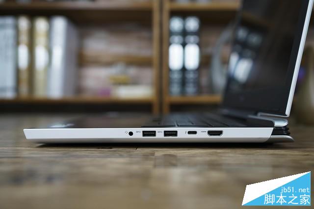 酷睿i9加持藍白電競新銳 戴爾游匣G7評測