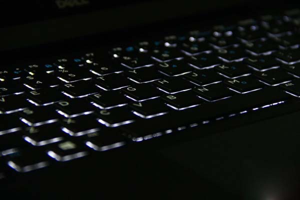 鍵盤的白色背光效果 鍵盤的白色背光效果