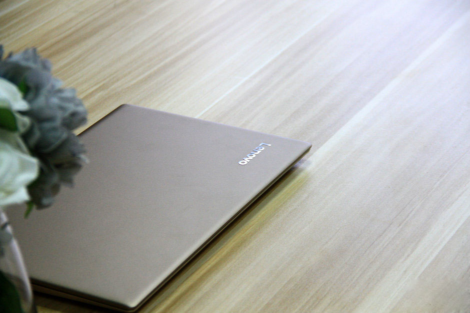 輕薄!有型!窄邊框!聯(lián)想小新潮7000-13圖賞