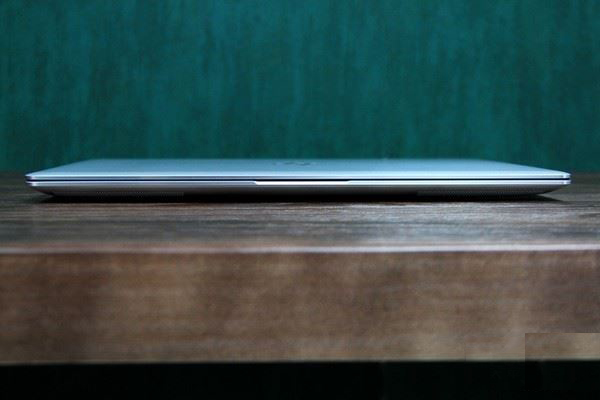 超輕薄機(jī)身