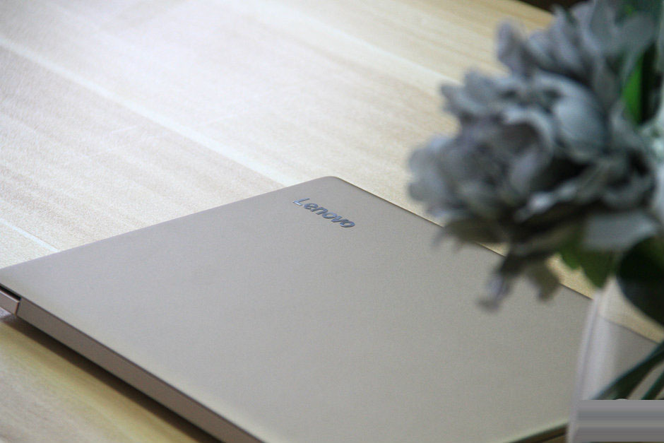 輕薄!有型!窄邊框!聯(lián)想小新潮7000-13圖賞